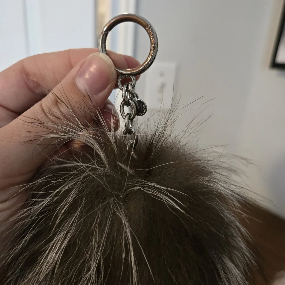 MK Fur Puff Keychain - Picture 5 of 7